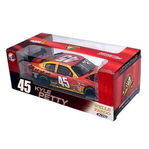 Kyle Petty 2008 Wells Fargo #45 Dodge  ELITE NASCAR 1/24 Diecast Limited Edition